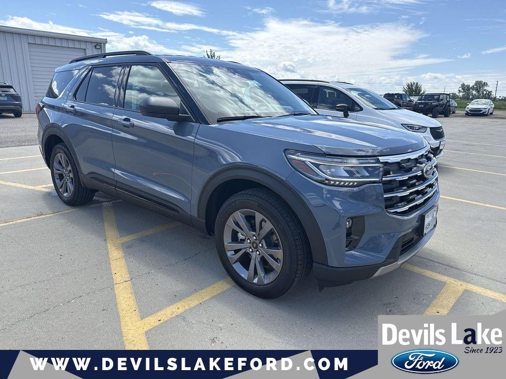 2026 Ford Explorer Active w/200A Pkg in Vapor Blue Metallic — front three-quarter view
