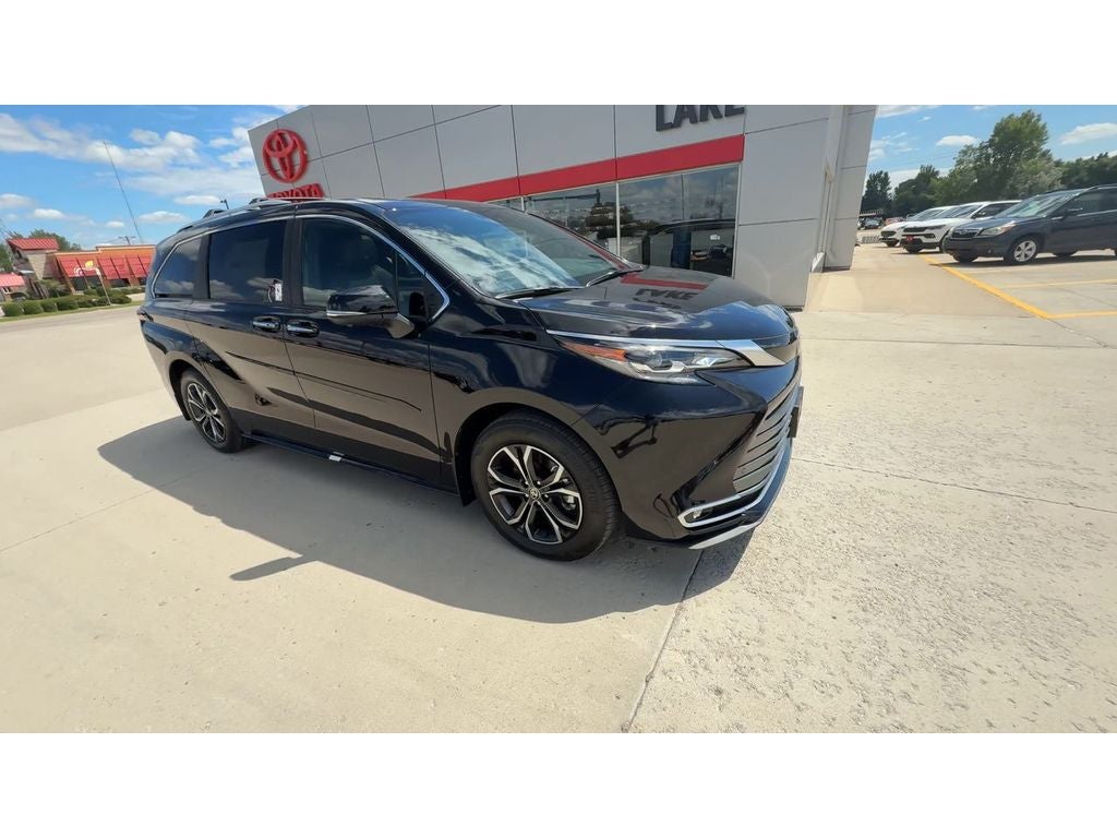 2026 Toyota Sienna — side profile view