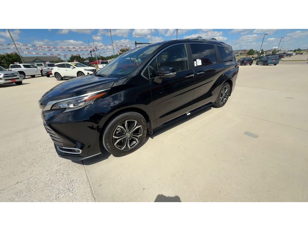 2026 Toyota Sienna — detail view